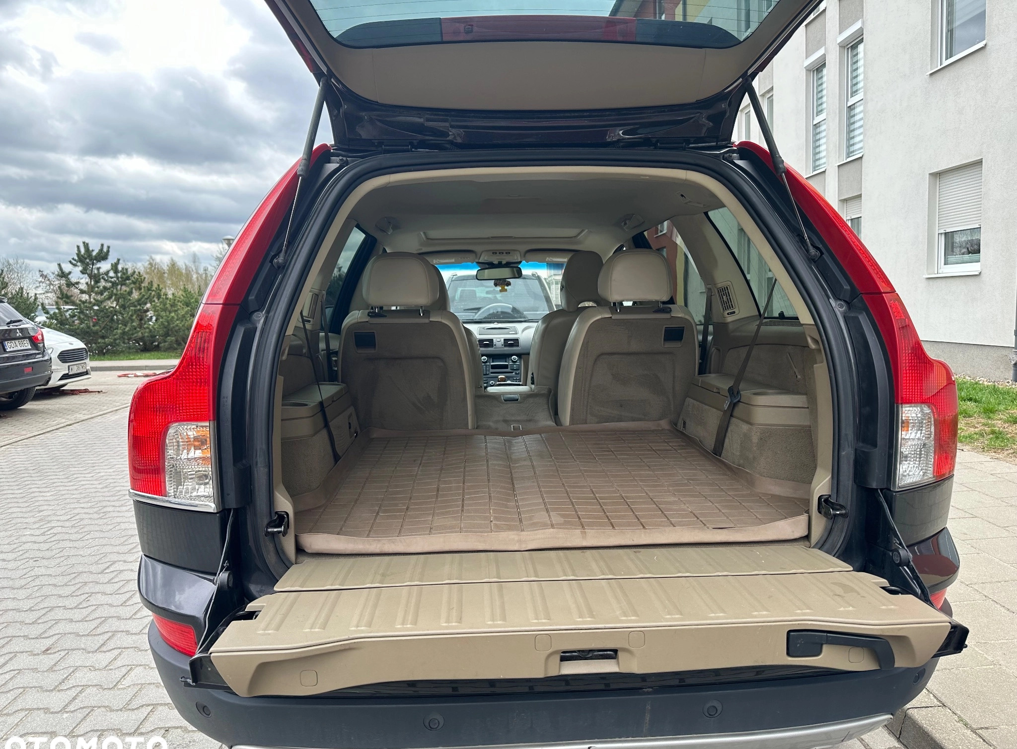 Volvo XC 90 cena 61000 przebieg: 225000, rok produkcji 2010 z Olsztyn małe 277